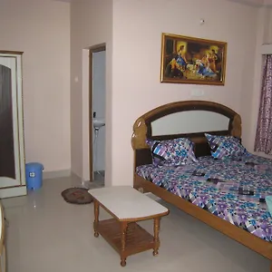  Guest house Krishna Paying